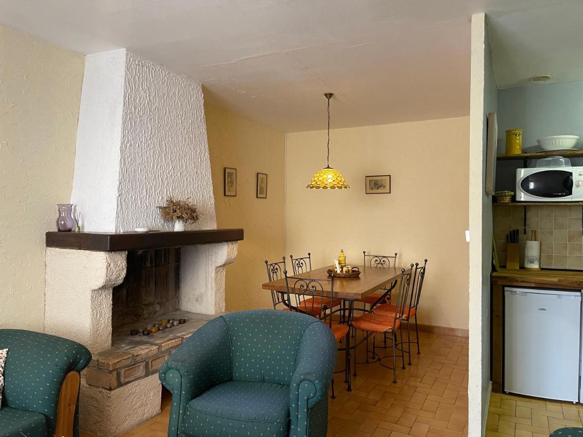 Ferienwohnung Montagne D'Alaric Moux Exterior foto
